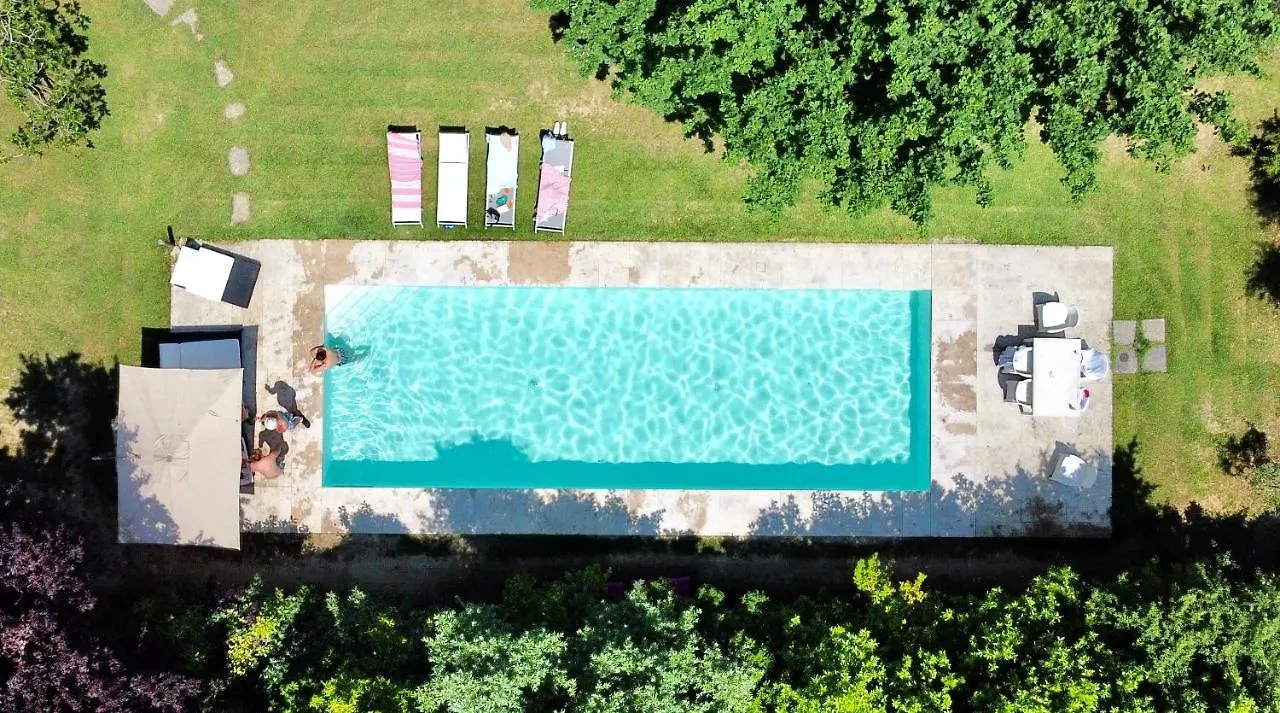 Апартаменты Green Escape Guesthouse With Pool In Villa Флоренция Италия