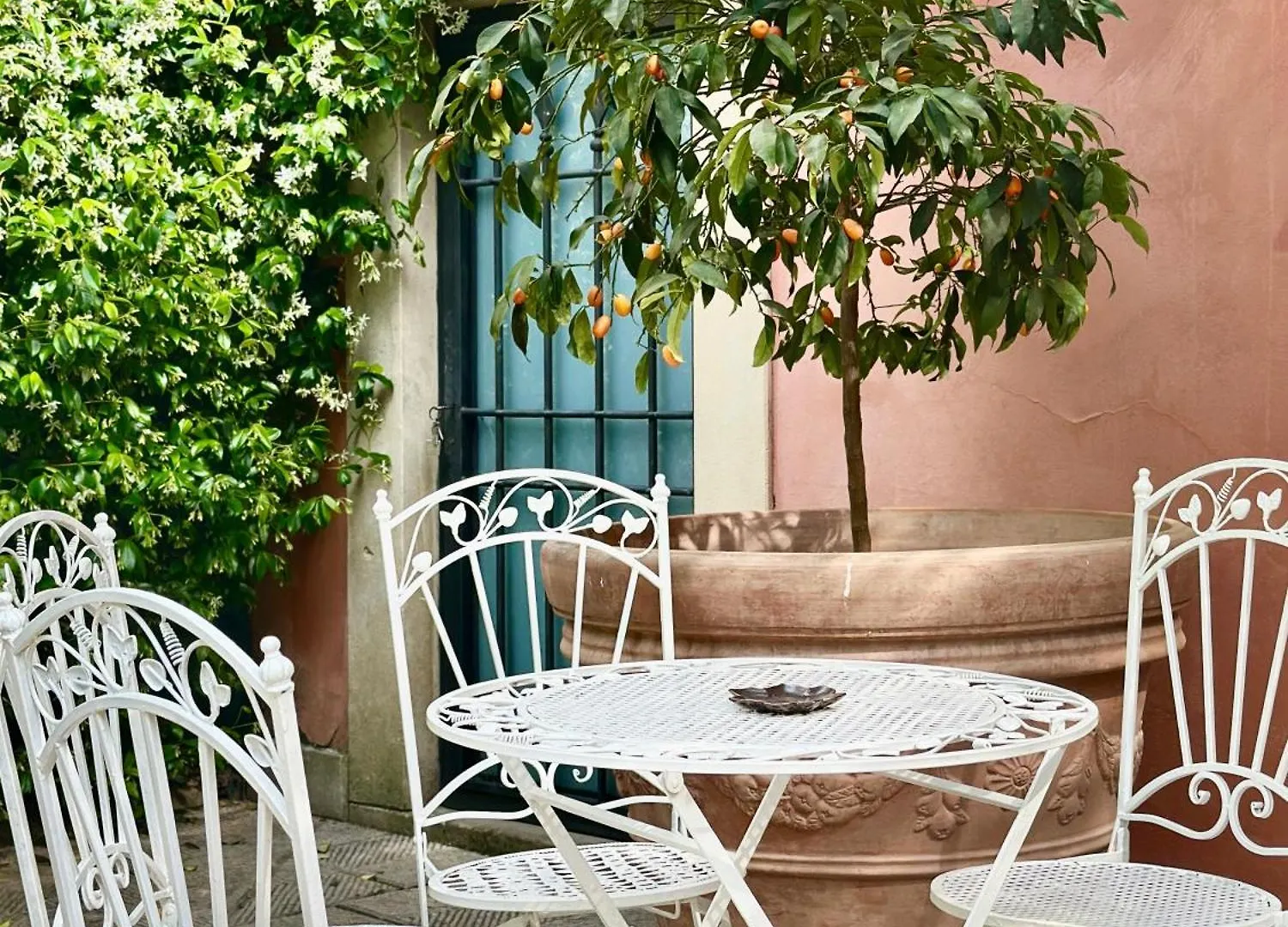 Green Escape Guesthouse With Pool In Villa Флоренция Апартаменты
