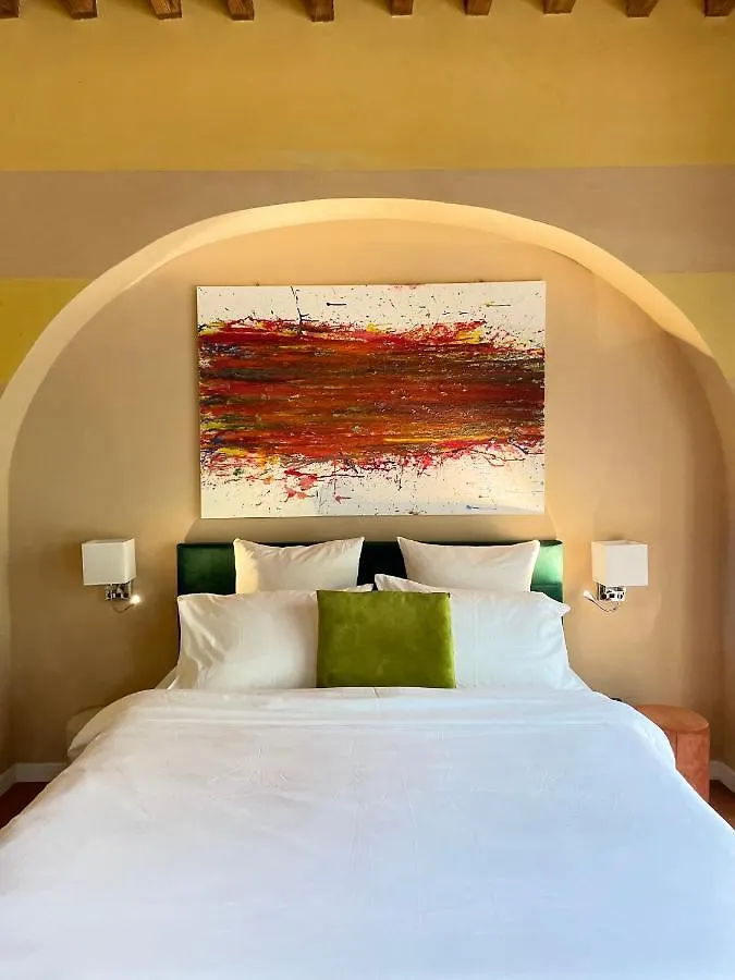 Green Escape Guesthouse With Pool In Villa Floransa 0*,  İtalya