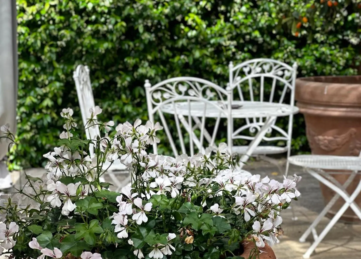 Green Escape Guesthouse With Pool In Villa Floransa