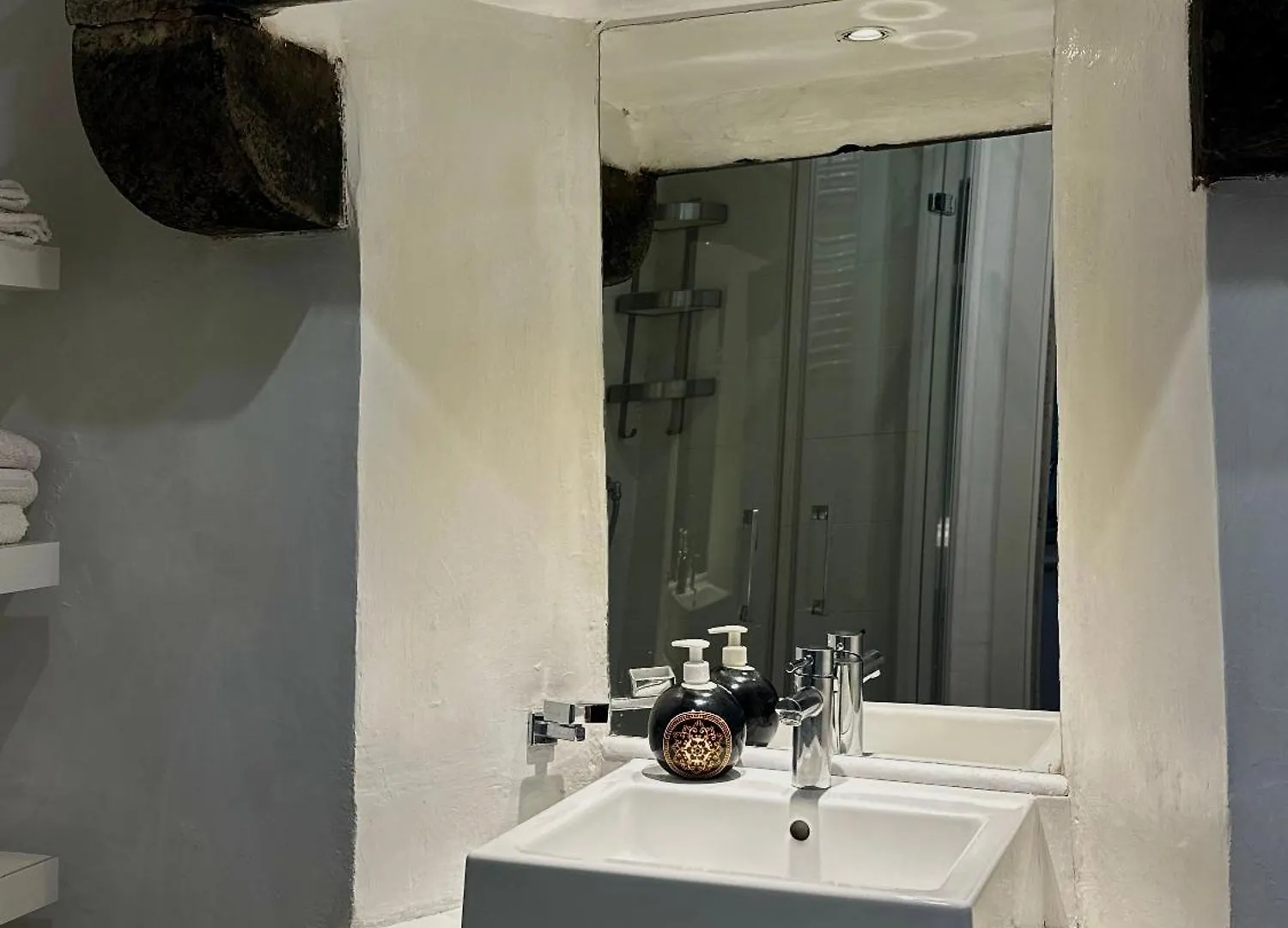 Green Escape Guesthouse With Pool In Villa Floransa 0*,