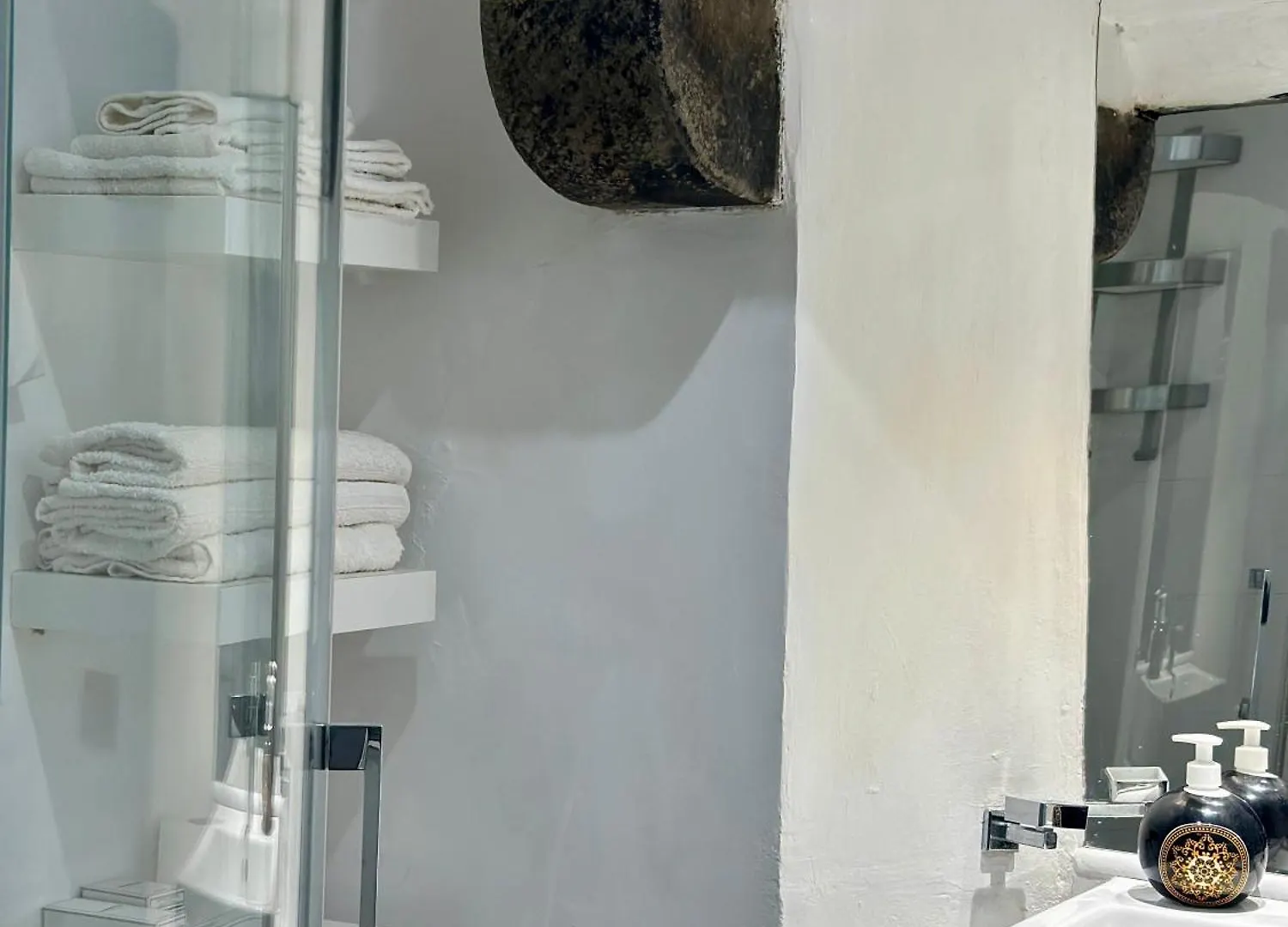 Green Escape Guesthouse With Pool In Villa Florence Italië